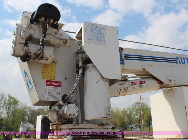 image for item G5402 1999 Ford F550 service truck