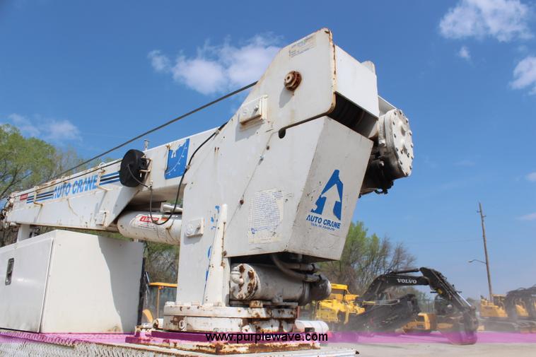 image for item G5402 1999 Ford F550 service truck