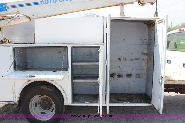 image for item G5402 1999 Ford F550 service truck