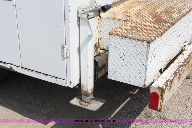 image for item G5402 1999 Ford F550 service truck