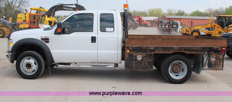 image for item G5411 2008 Ford F450 Super Duty SuperCab flatbed truck