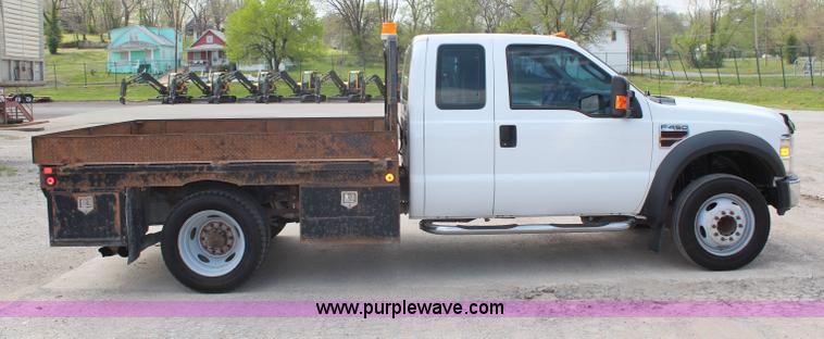 image for item G5411 2008 Ford F450 Super Duty SuperCab flatbed truck