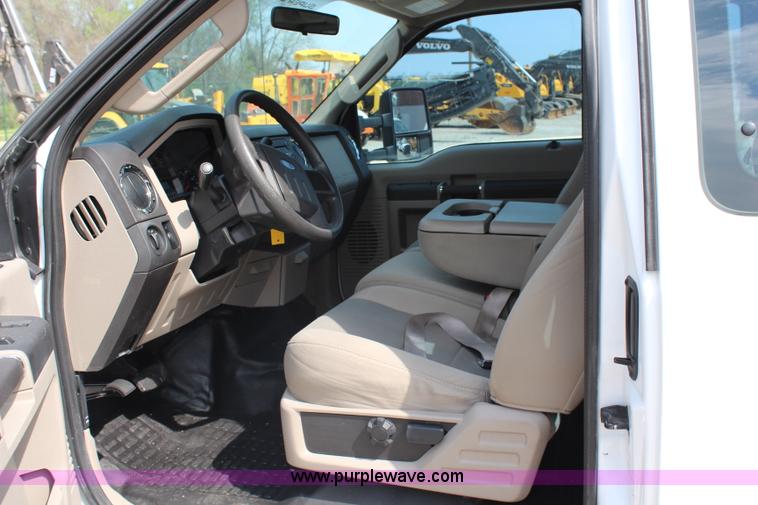 image for item G5411 2008 Ford F450 Super Duty SuperCab flatbed truck