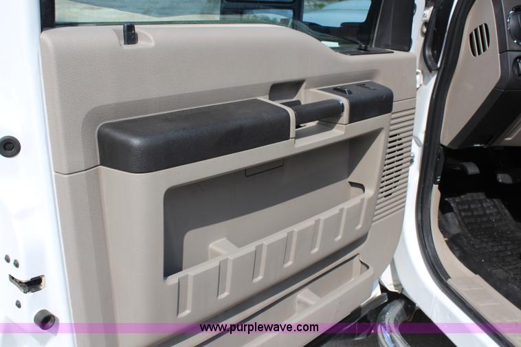 image for item G5411 2008 Ford F450 Super Duty SuperCab flatbed truck