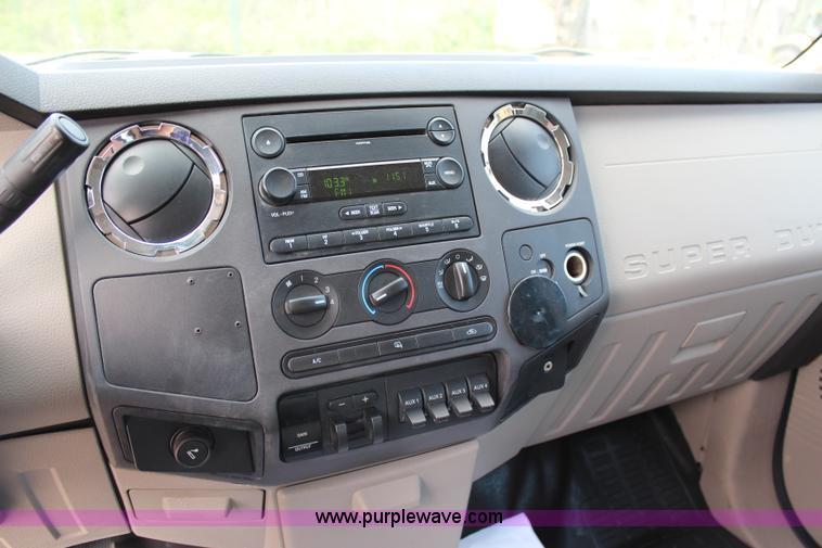 image for item G5411 2008 Ford F450 Super Duty SuperCab flatbed truck