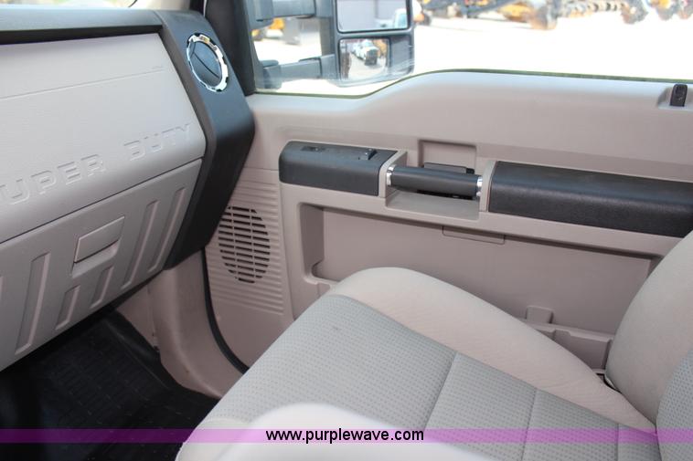 image for item G5411 2008 Ford F450 Super Duty SuperCab flatbed truck