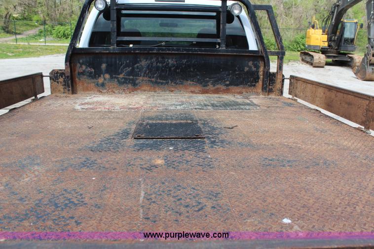 image for item G5411 2008 Ford F450 Super Duty SuperCab flatbed truck