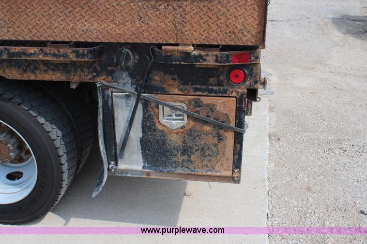 image for item G5411 2008 Ford F450 Super Duty SuperCab flatbed truck