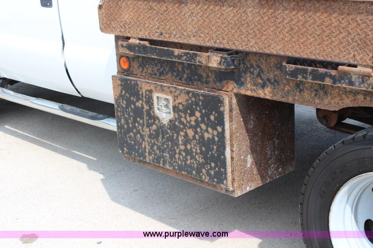 image for item G5411 2008 Ford F450 Super Duty SuperCab flatbed truck