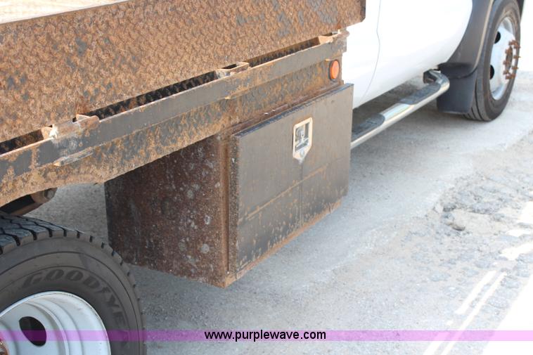 image for item G5411 2008 Ford F450 Super Duty SuperCab flatbed truck
