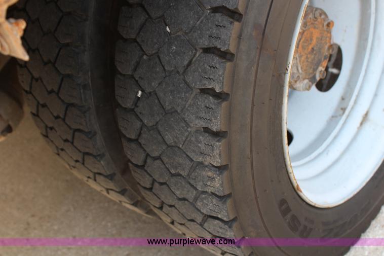 image for item G5411 2008 Ford F450 Super Duty SuperCab flatbed truck