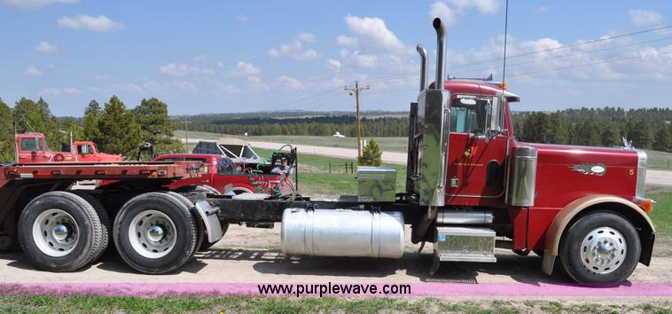 image for item G6021 1996 Peterbilt 379 semi truck