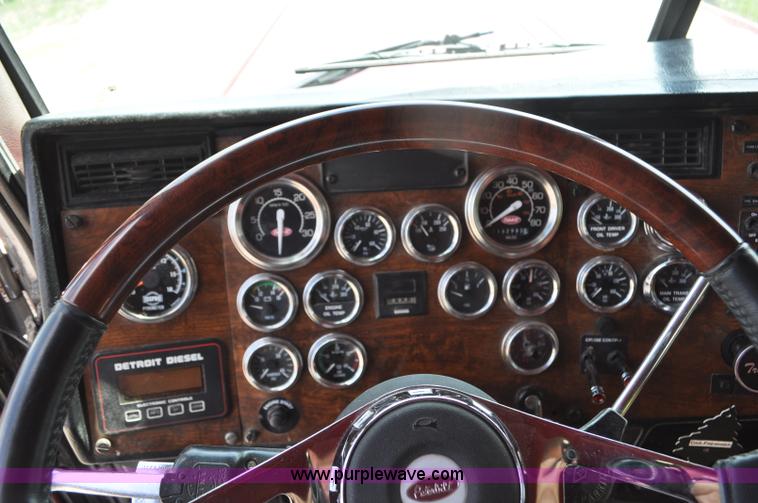 image for item G6021 1996 Peterbilt 379 semi truck