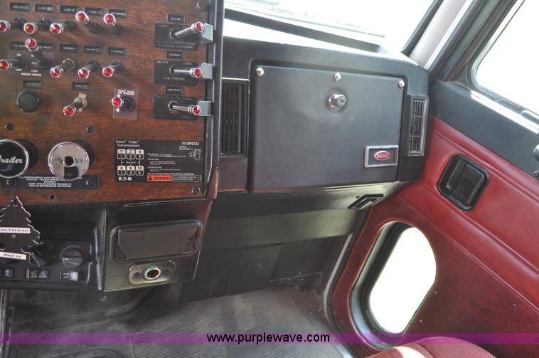 image for item G6021 1996 Peterbilt 379 semi truck