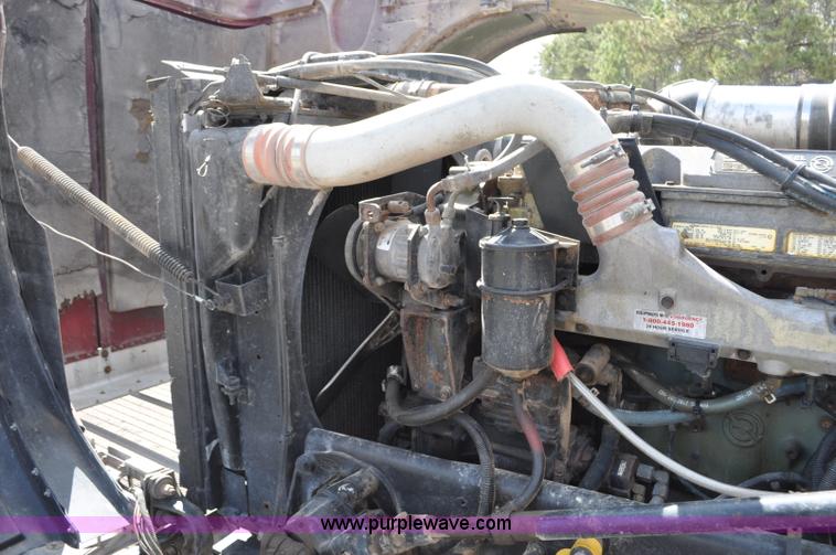 image for item G6021 1996 Peterbilt 379 semi truck