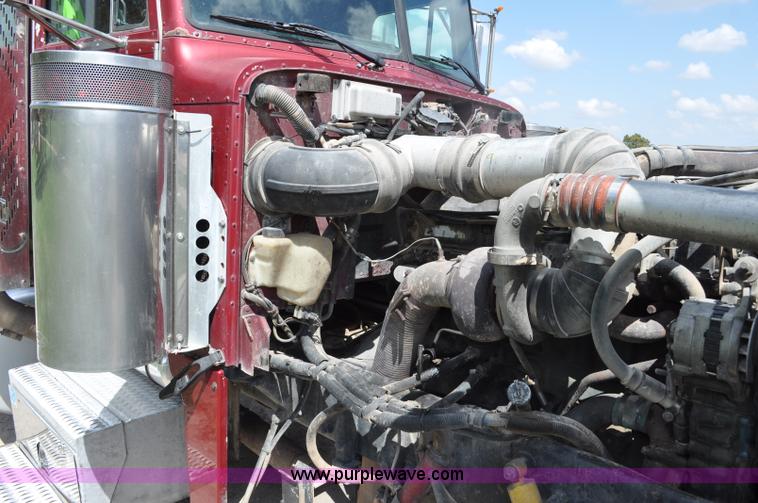 image for item G6021 1996 Peterbilt 379 semi truck