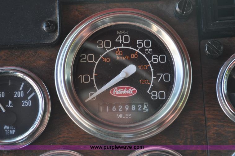 image for item G6021 1996 Peterbilt 379 semi truck