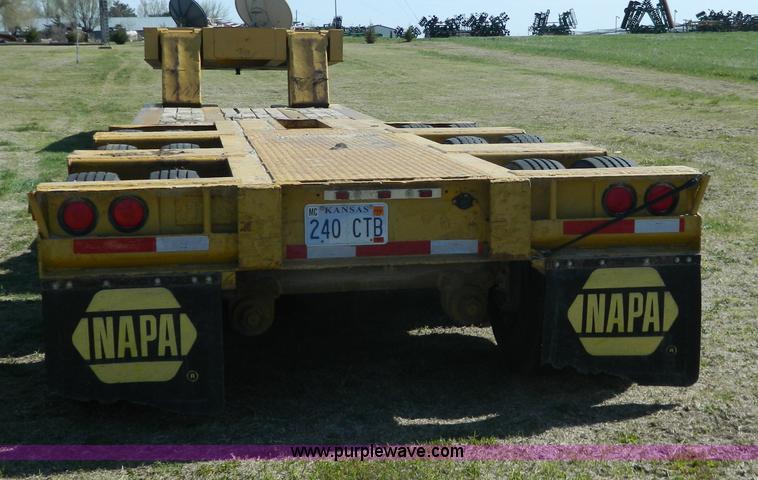 image for item G7853 1974 Hyster 45' low boy trailer