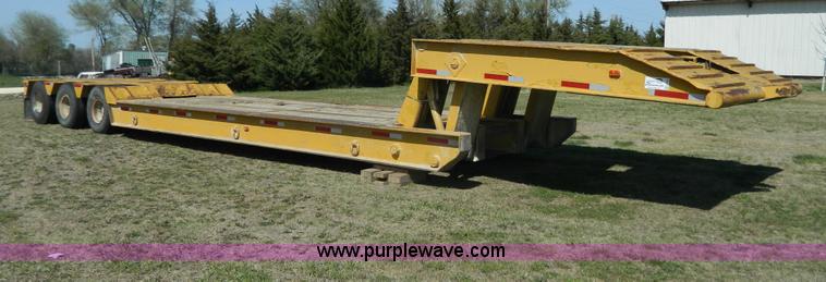 image for item G7853 1974 Hyster 45' low boy trailer