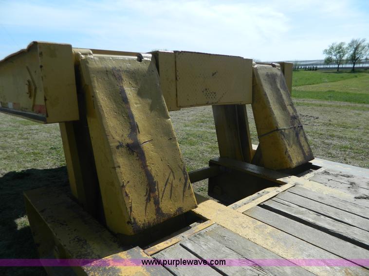 image for item G7853 1974 Hyster 45' low boy trailer