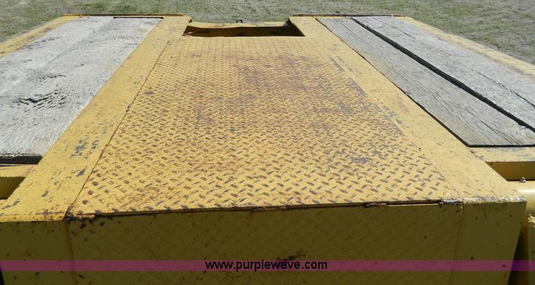 image for item G7853 1974 Hyster 45' low boy trailer