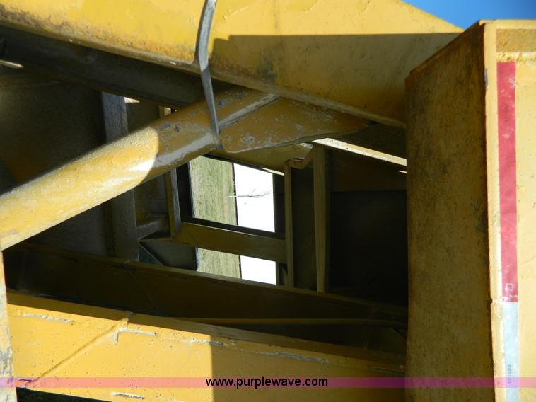 image for item G7853 1974 Hyster 45' low boy trailer