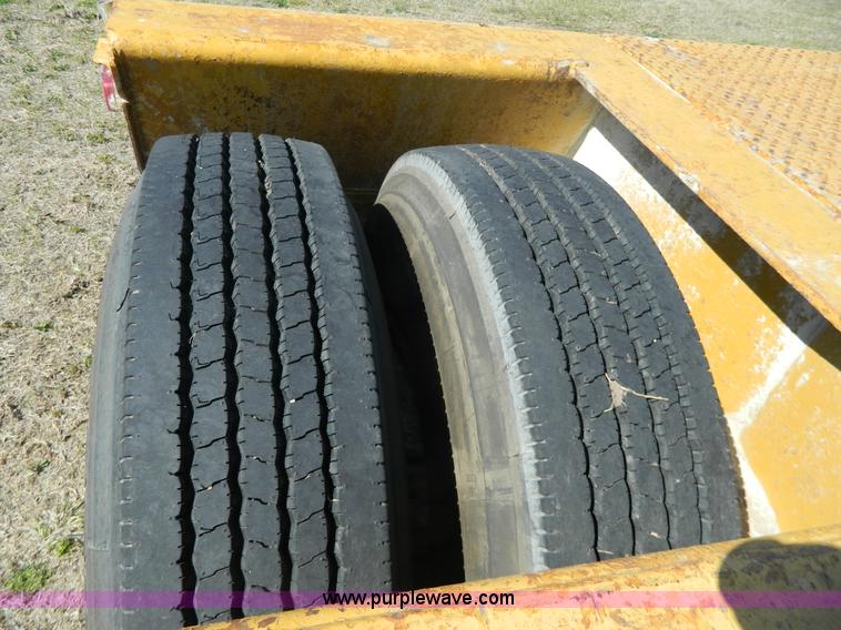 image for item G7853 1974 Hyster 45' low boy trailer