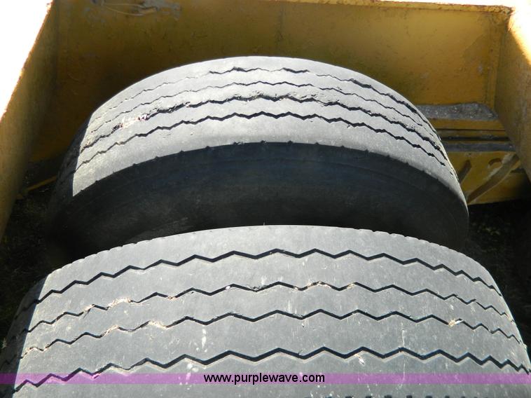 image for item G7853 1974 Hyster 45' low boy trailer