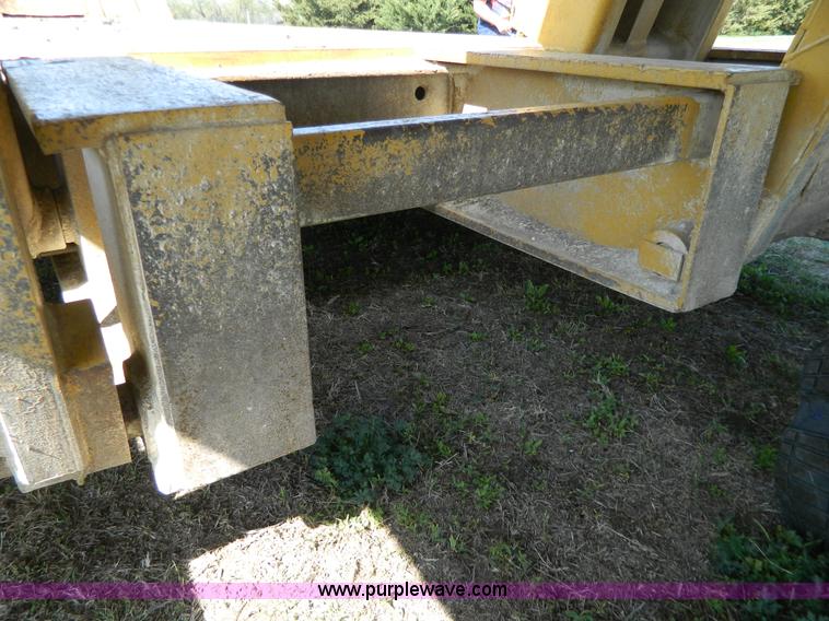 image for item G7853 1974 Hyster 45' low boy trailer