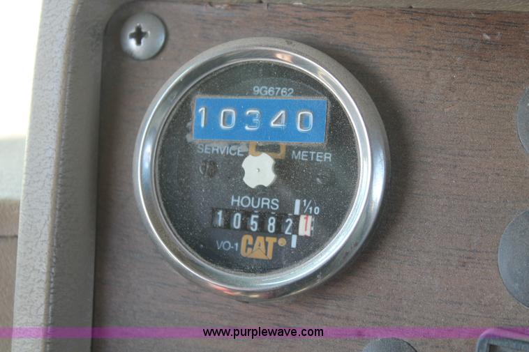 image for item H3604 1985 Mack R686ST dump truck