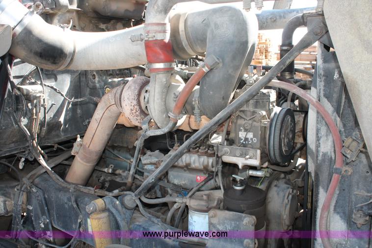 image for item H3604 1985 Mack R686ST dump truck