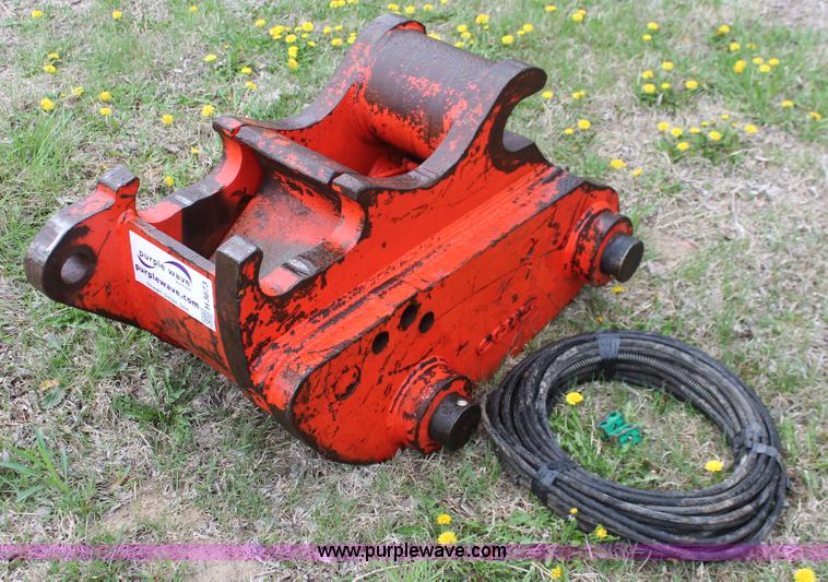 image for item H3673 2008 Esco SK300 quick coupler