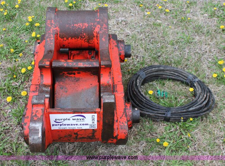 image for item H3673 2008 Esco SK300 quick coupler