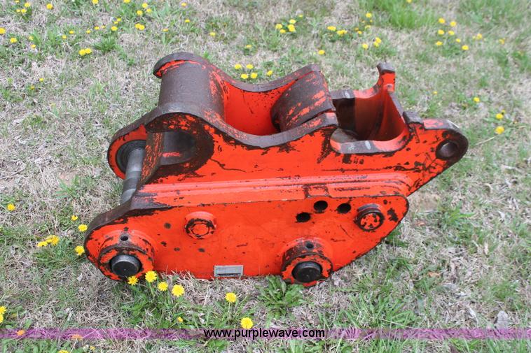 image for item H3673 2008 Esco SK300 quick coupler