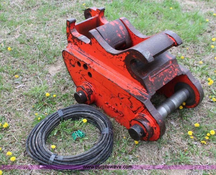 image for item H3673 2008 Esco SK300 quick coupler