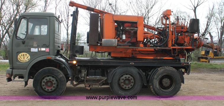 image for item H3674 1984 Mercedes Benz 2028 drill truck