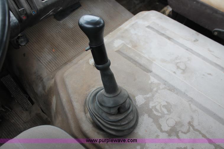 image for item H3674 1984 Mercedes Benz 2028 drill truck