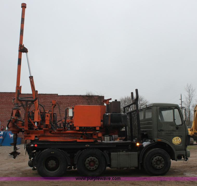 image for item H3674 1984 Mercedes Benz 2028 drill truck