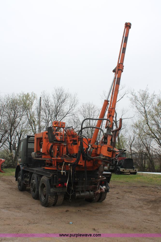 image for item H3674 1984 Mercedes Benz 2028 drill truck