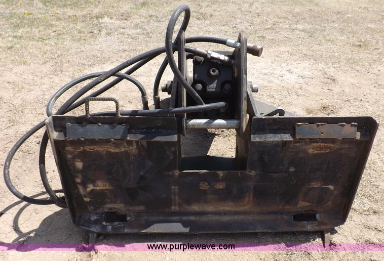 image for item H7194 1999 Bobcat 2570 hydraulic breaker