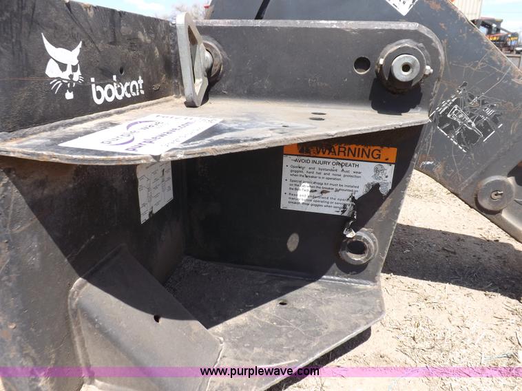 image for item H7194 1999 Bobcat 2570 hydraulic breaker