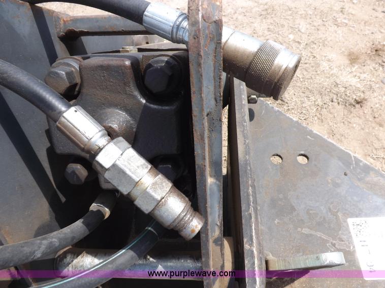 image for item H7194 1999 Bobcat 2570 hydraulic breaker