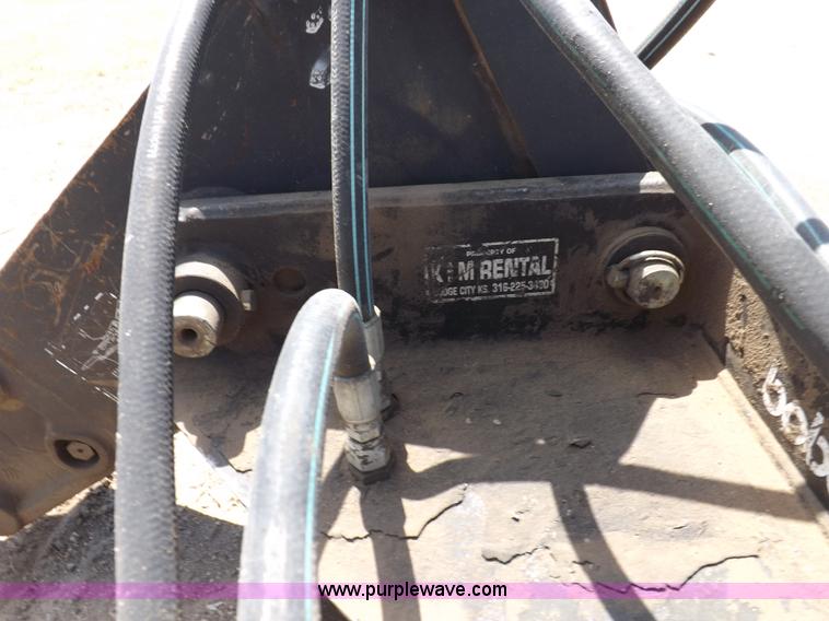 image for item H7194 1999 Bobcat 2570 hydraulic breaker