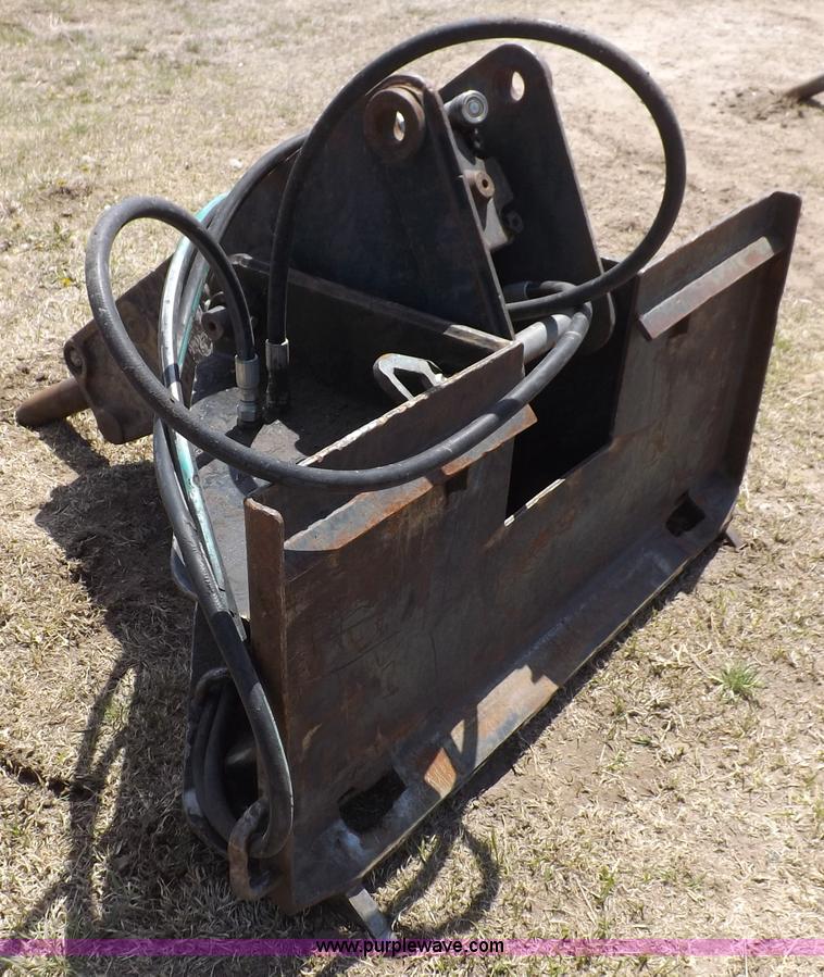 image for item H7195 1996 Bobcat 2570 hydraulic breaker