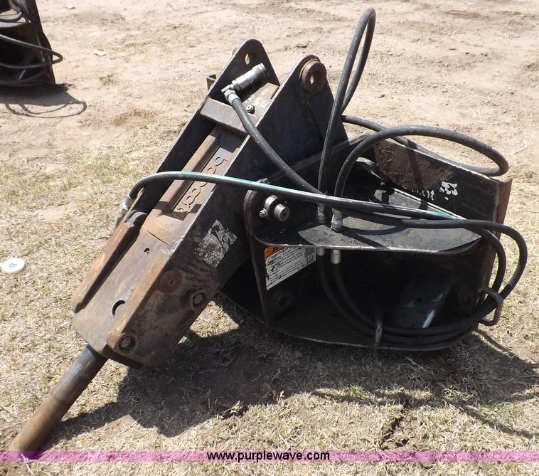 image for item H7195 1996 Bobcat 2570 hydraulic breaker
