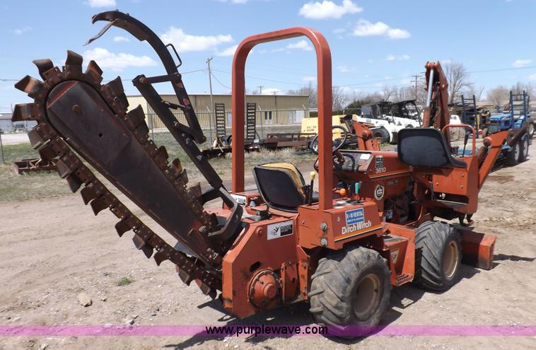 image for item H7196 1995 Ditch Witch 3610DD trencher