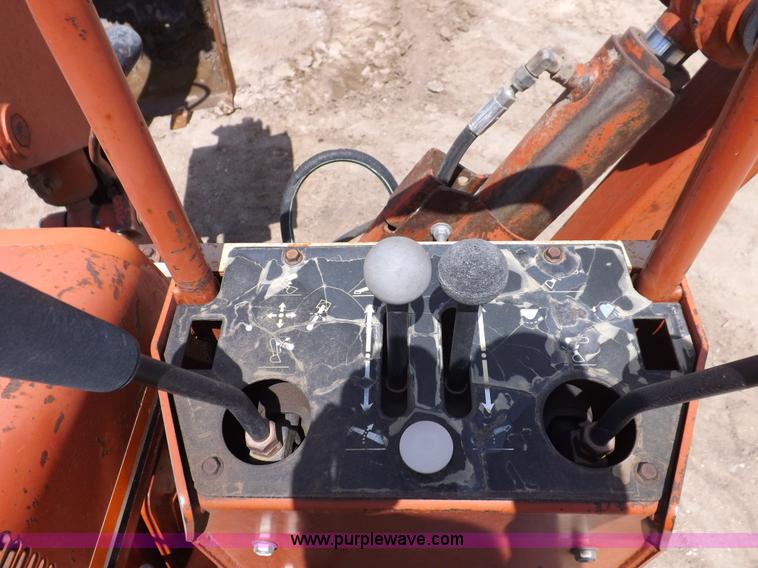 image for item H7196 1995 Ditch Witch 3610DD trencher