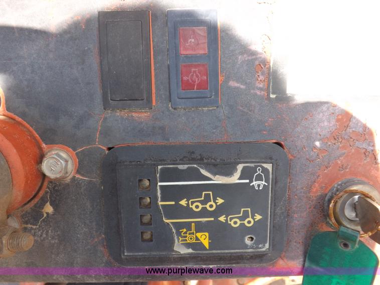 image for item H7196 1995 Ditch Witch 3610DD trencher