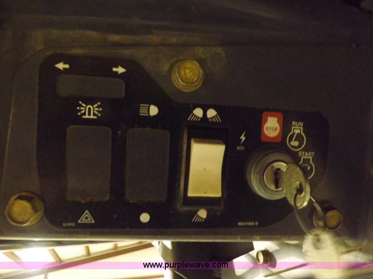 image for item H7213 New Holland LS170 skid steer