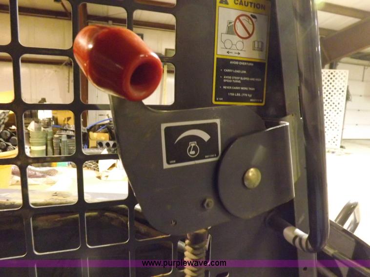 image for item H7213 New Holland LS170 skid steer